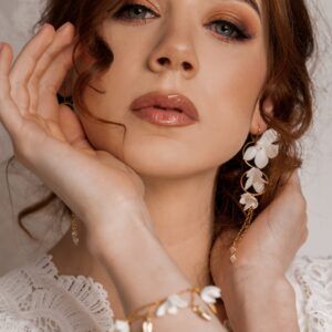 Komplet biżuterii z kwiatami "Crema"