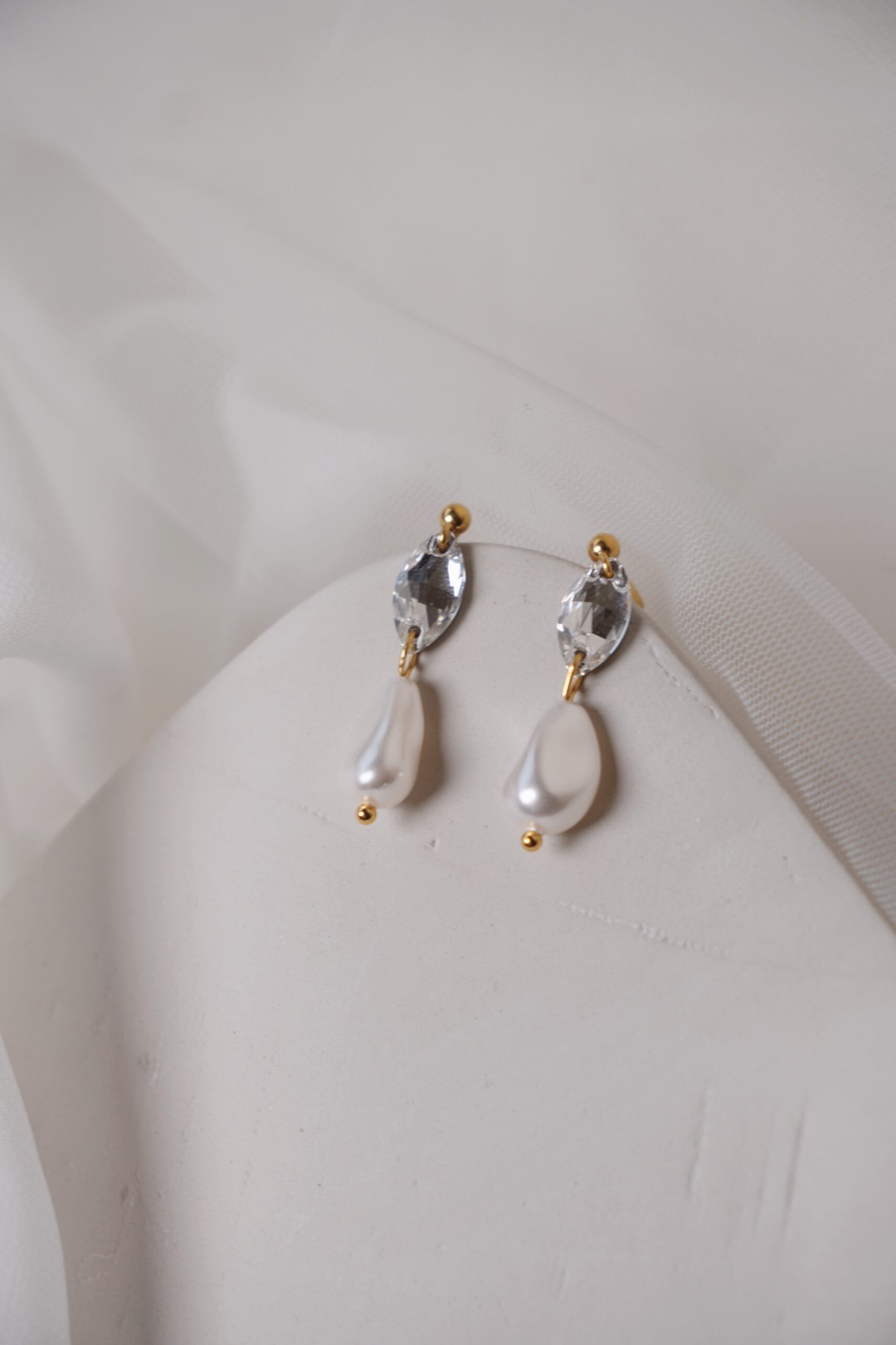 1703F9E8-C014-4559-81FF-3869E574853D 1703F9E8-C014-4559-81FF-3869E574853D