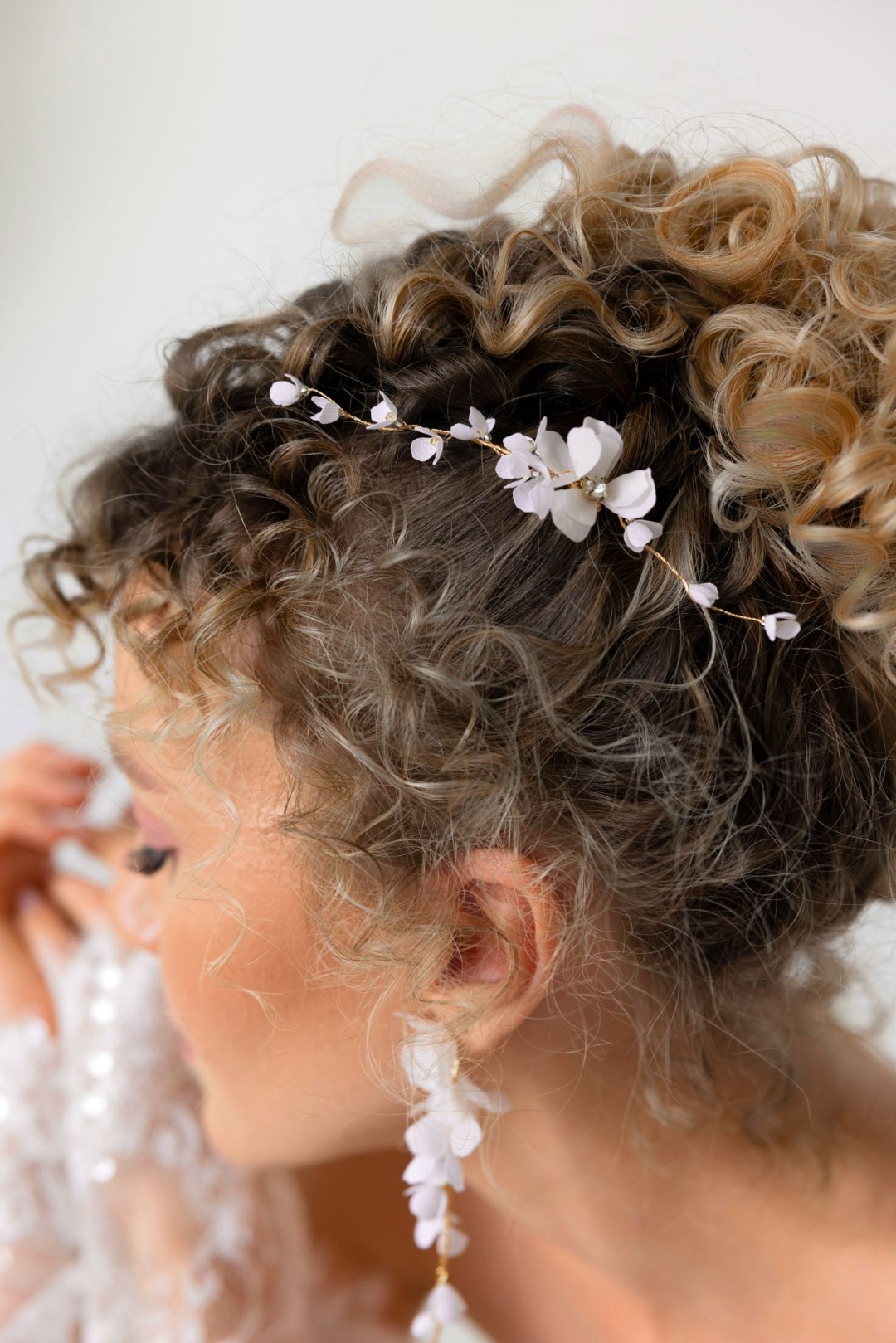 delikatna kokówka ślubna