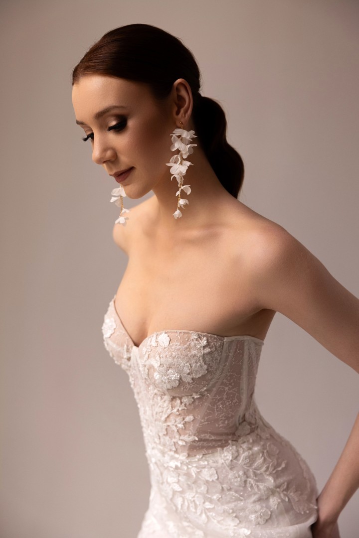 kolczyki ślubne kwiaty