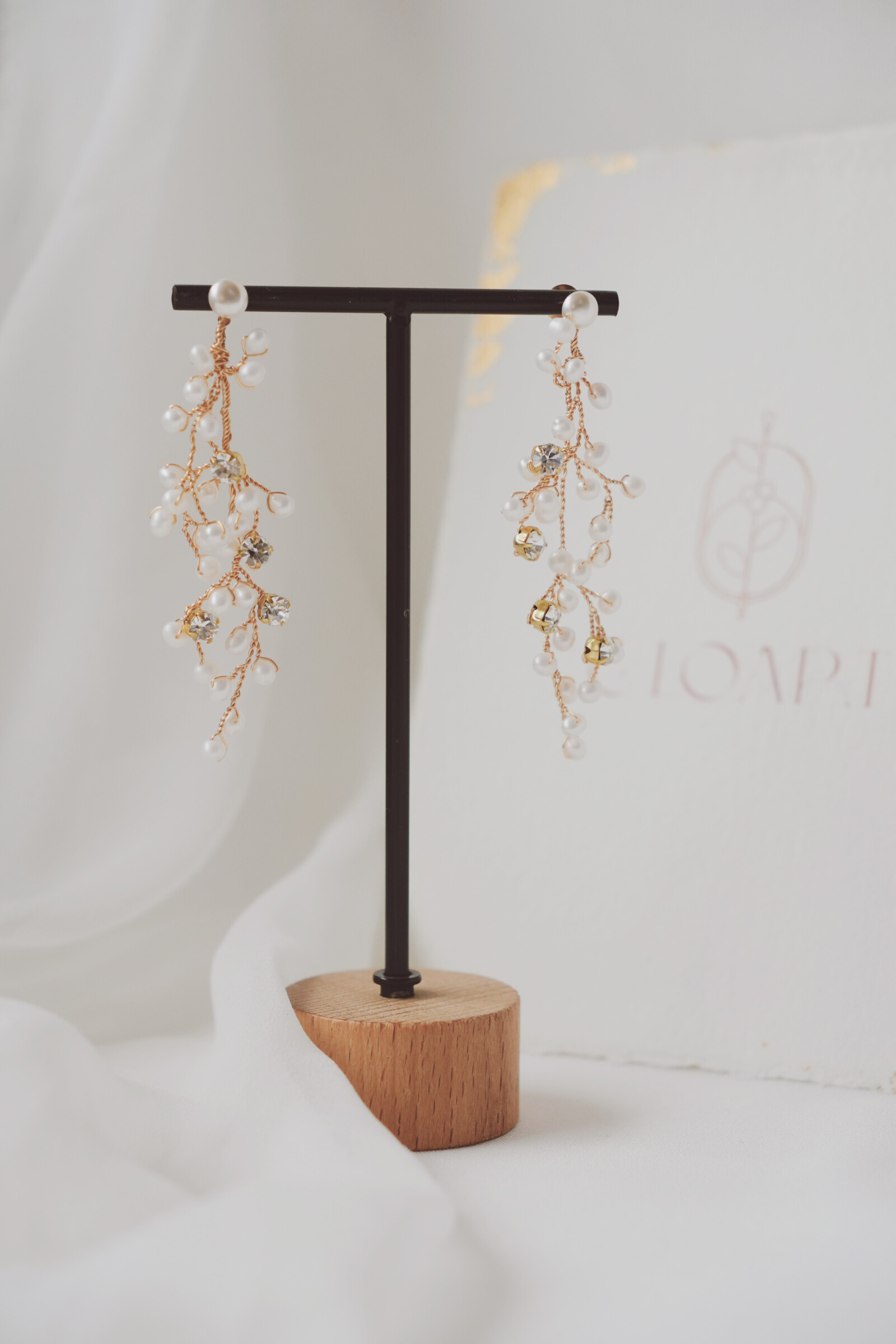 95AE4AFF-691A-49C2-8E6E-43B33FC94856