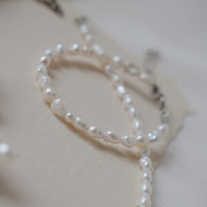 Delikatna bransoletka z perłami naturalnymi "Petite pearl"
